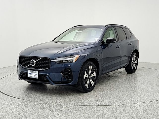 2024 Volvo XC60 T8 Core Dark Theme AWD's photo