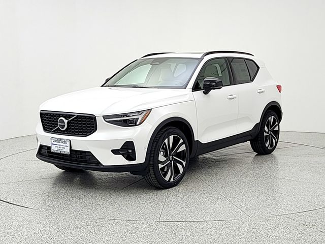 2026 Volvo XC40 B5 Ultra Dark AWD's photo