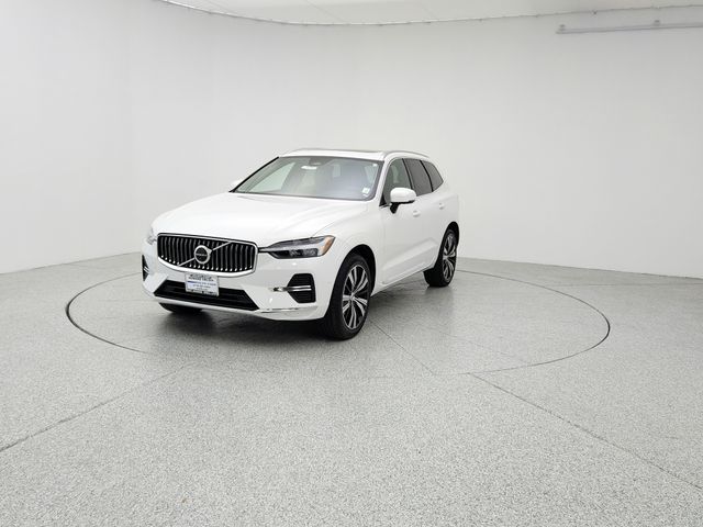 2023 Volvo XC60 Plus's photo