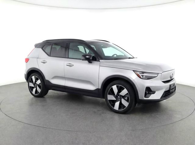 Used 2023 Volvo XC40 Ultimate with VIN YV4ED3UM1P2035859 for sale in Chicago, IL