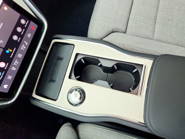 2025 Volvo EX90 Ultra - Photo 23