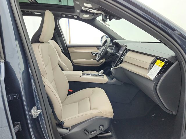 2026 Volvo XC90 Plus - Photo 18