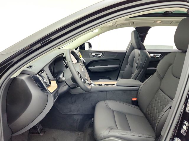 2026 Volvo XC60 Plus - Photo 20
