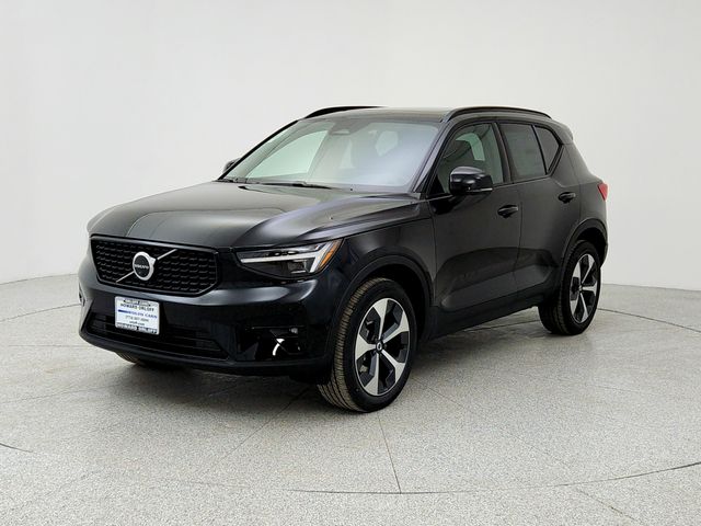 2026 Volvo XC40 B5 Plus Dark AWD's photo