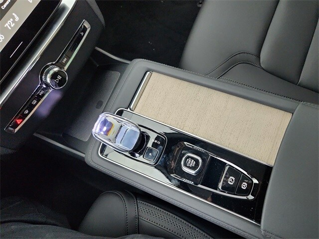 2025 Volvo XC90 Plus - Photo 30