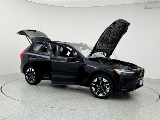2026 Volvo XC60 Plus - Photo 9