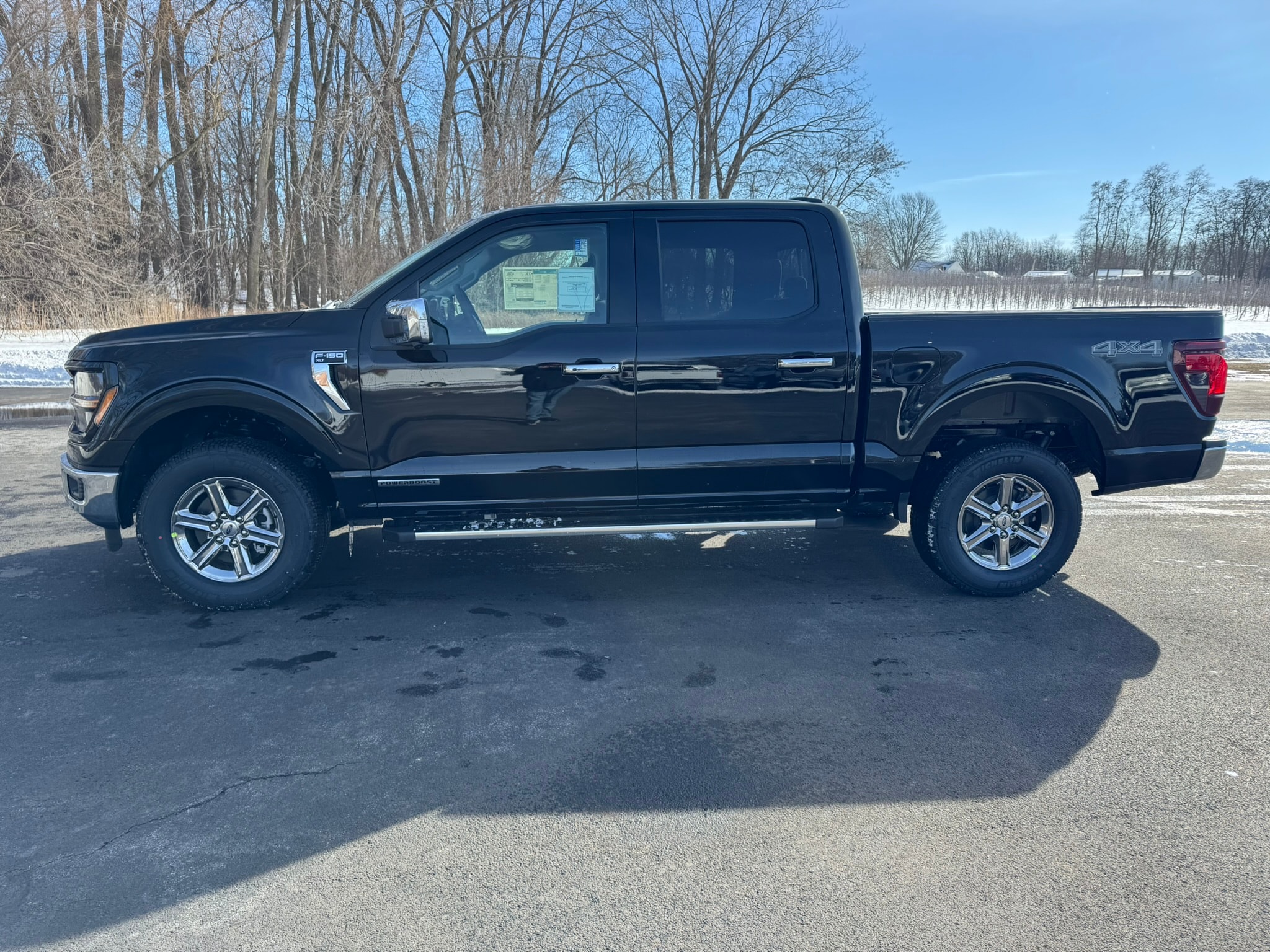 2025 Ford F-150 XLT photo 4