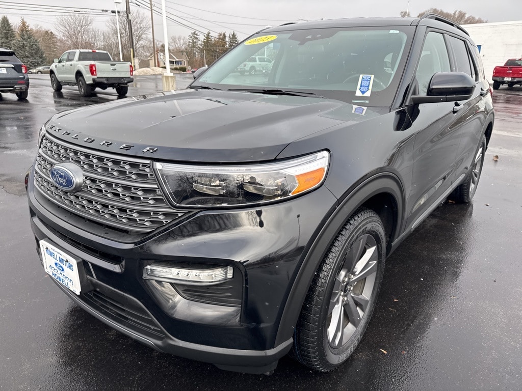 2023 Ford Explorer XLT photo 2