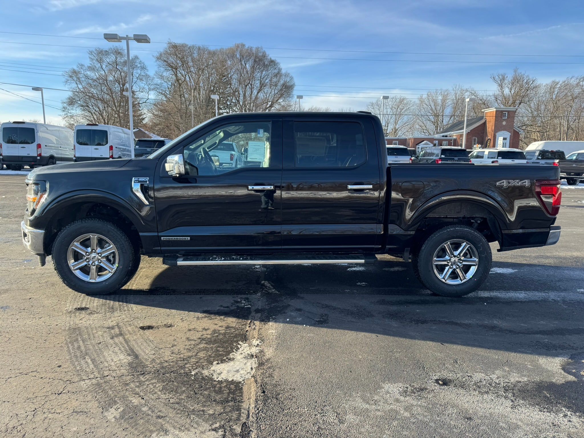 2025 Ford F-150 XLT photo 4