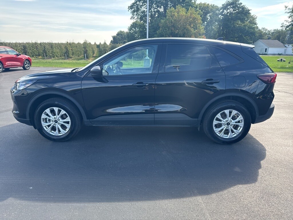 2025 Ford Escape Active photo 2