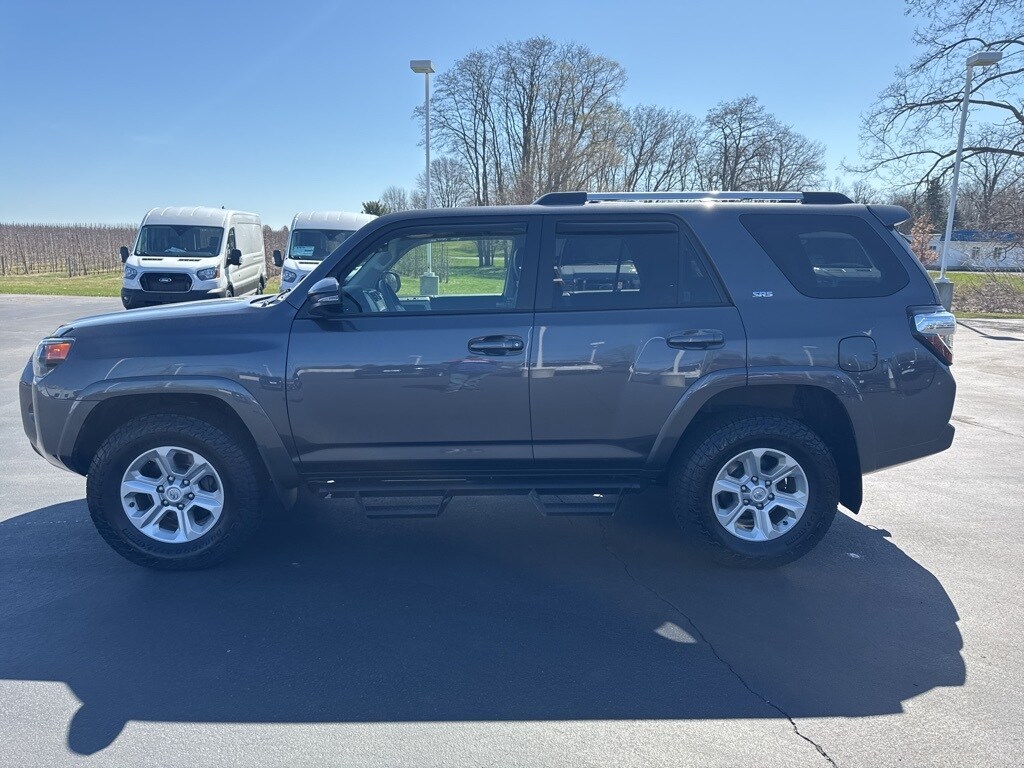 2022 Toyota 4Runner SR5 Premium photo 4