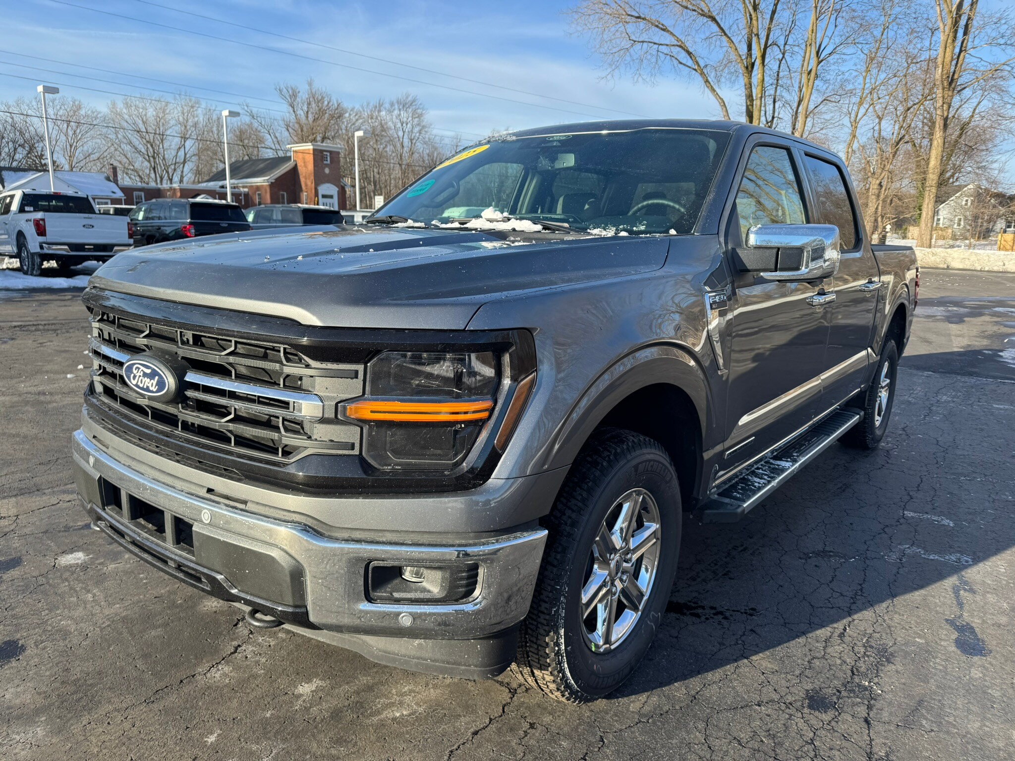 2025 Ford F-150 XLT photo 3