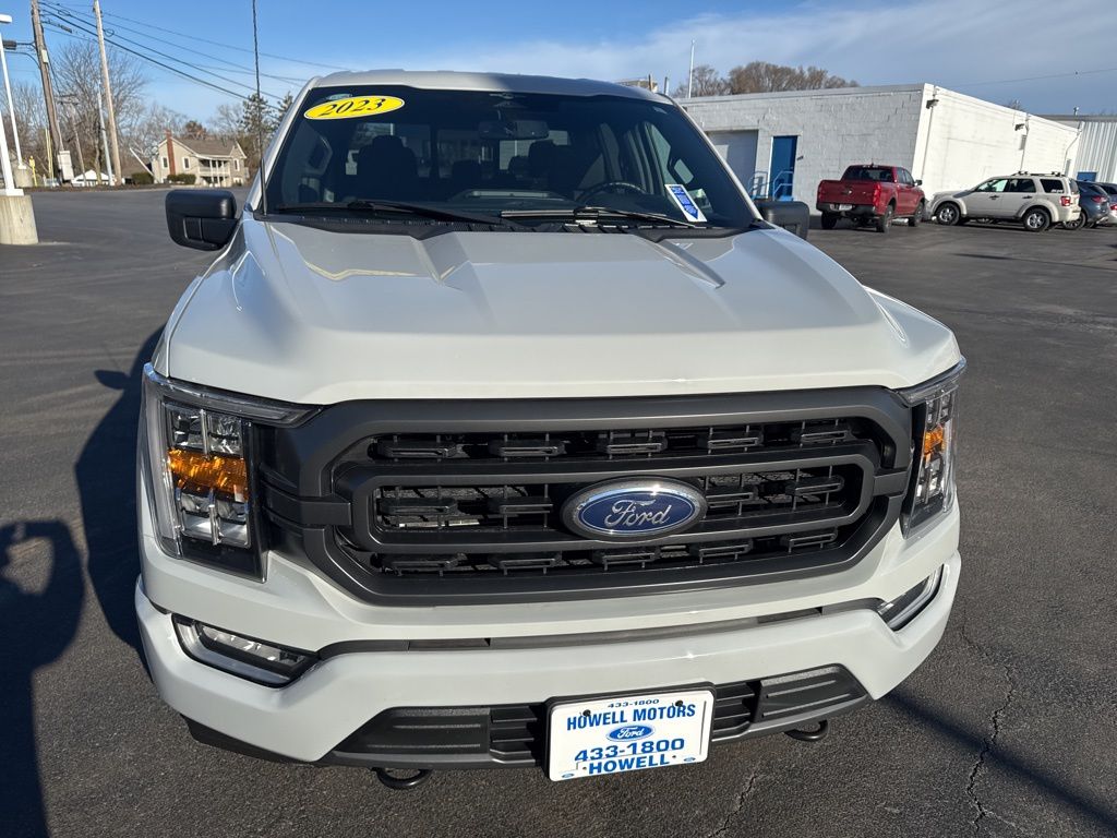 2023 Ford F-150 XLT photo 2