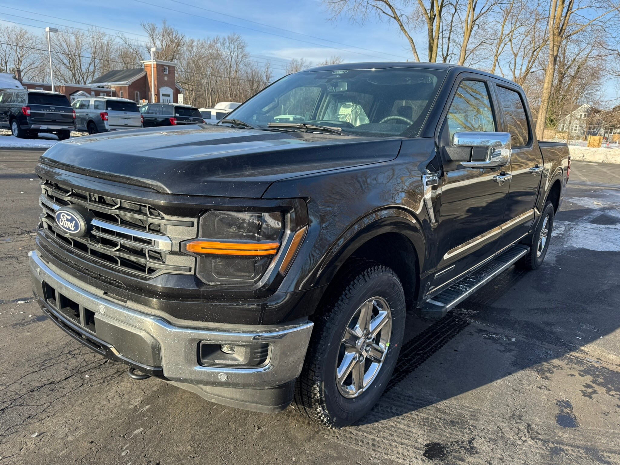 2025 Ford F-150 XLT photo 3
