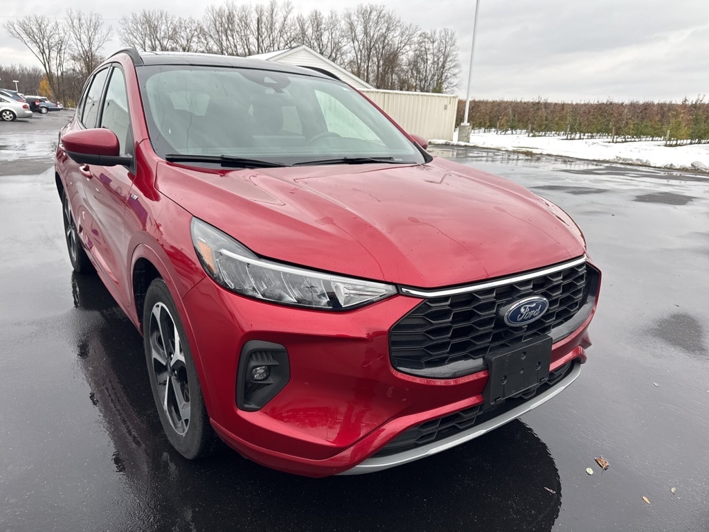 2023 Ford Escape ST-Line Select's photo
