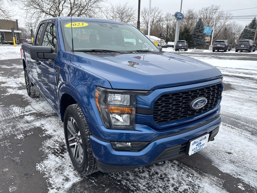 2023 Ford F-150 XL's photo