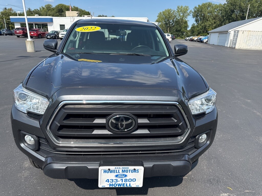 2022 Toyota Tacoma SR5 Short Bed photo 2