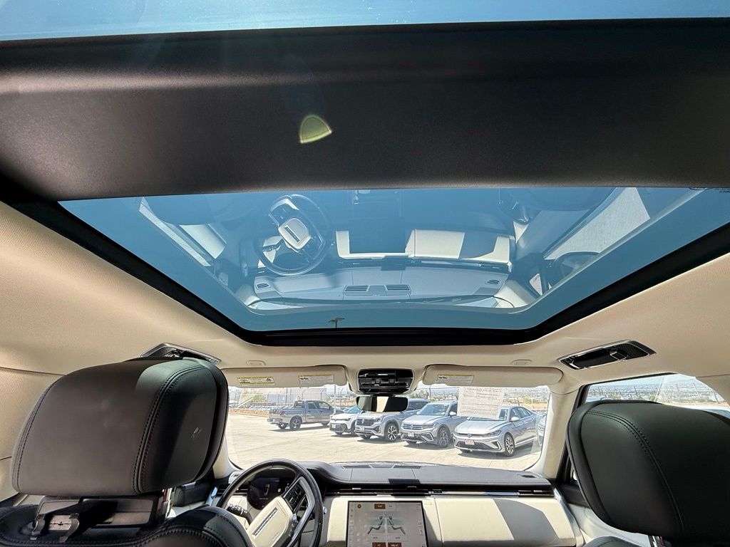 2024 Land Rover Range Rover SE - Photo 18