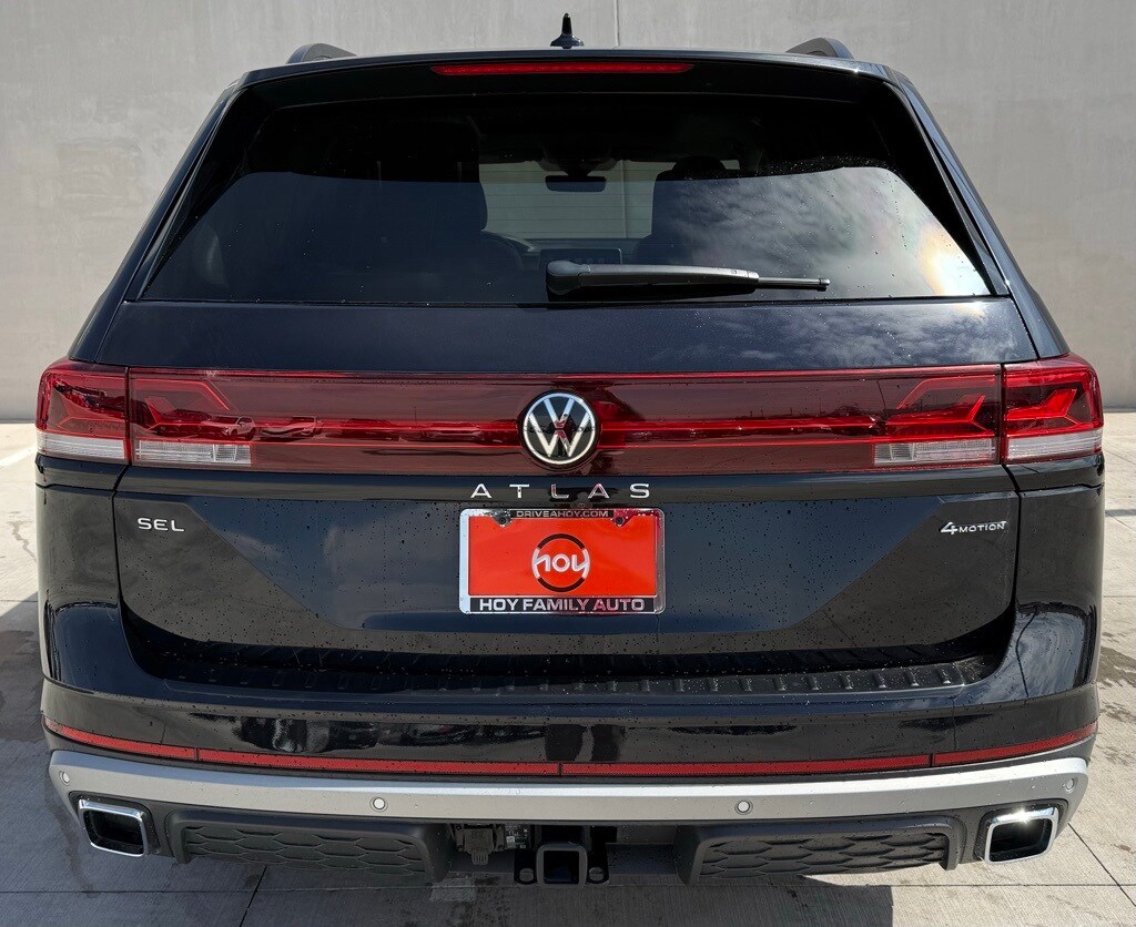 2024 Volkswagen Atlas Peak Edition SEL photo 3