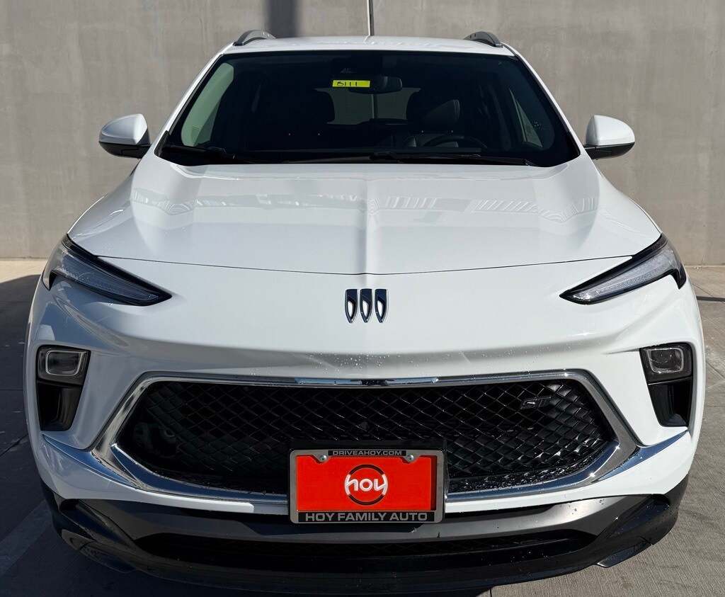 2024 Buick Encore GX Sport Touring photo 2