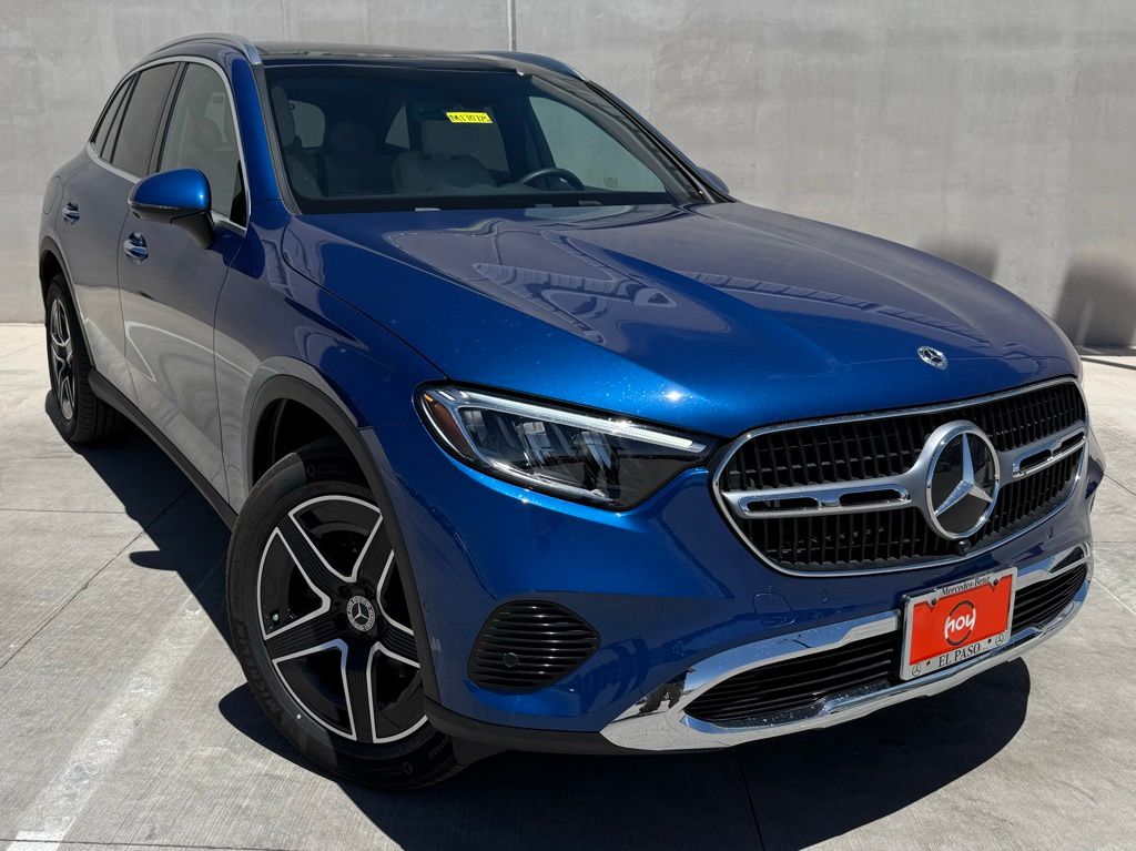 2026 Mercedes-Benz GLC GLC 300's photo