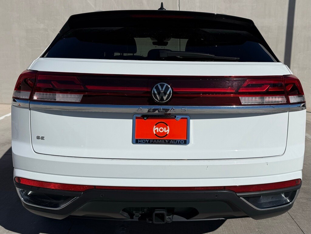 2024 Volkswagen Atlas Cross Sport SE Technology photo 2
