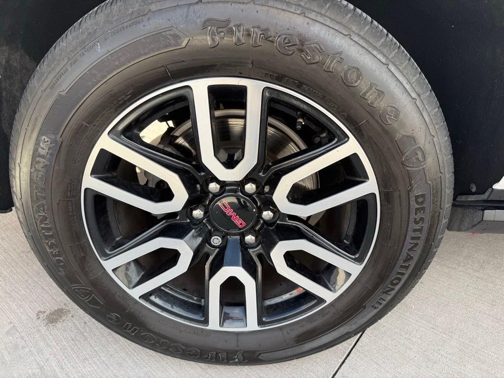 2021 GMC Yukon AT4 - Photo 10