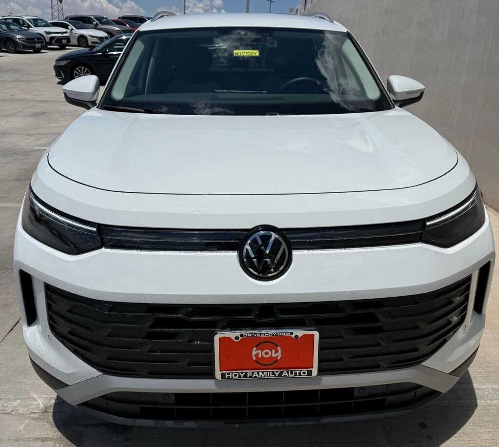 Certified 2025 Volkswagen Tiguan 2.0T SE SUV
