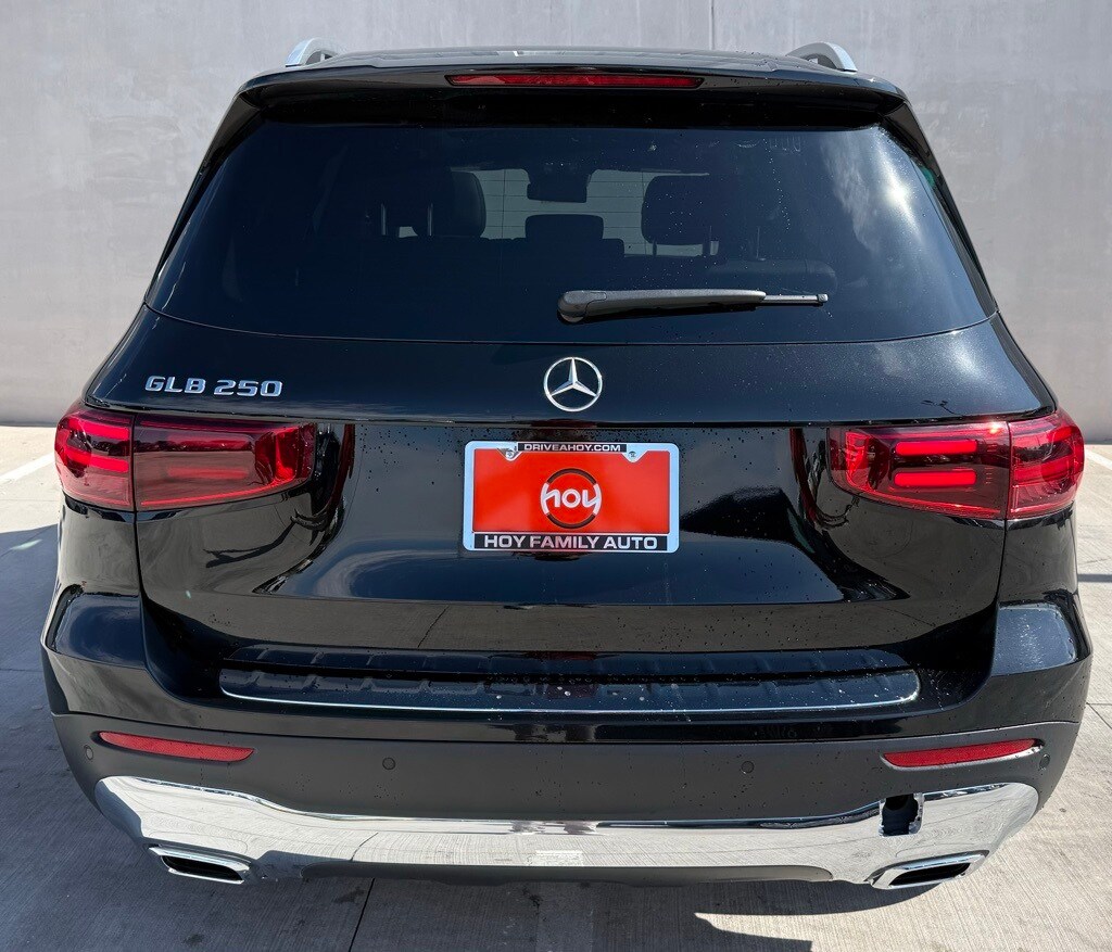 2024 Mercedes Benz GLB 250 photo 2