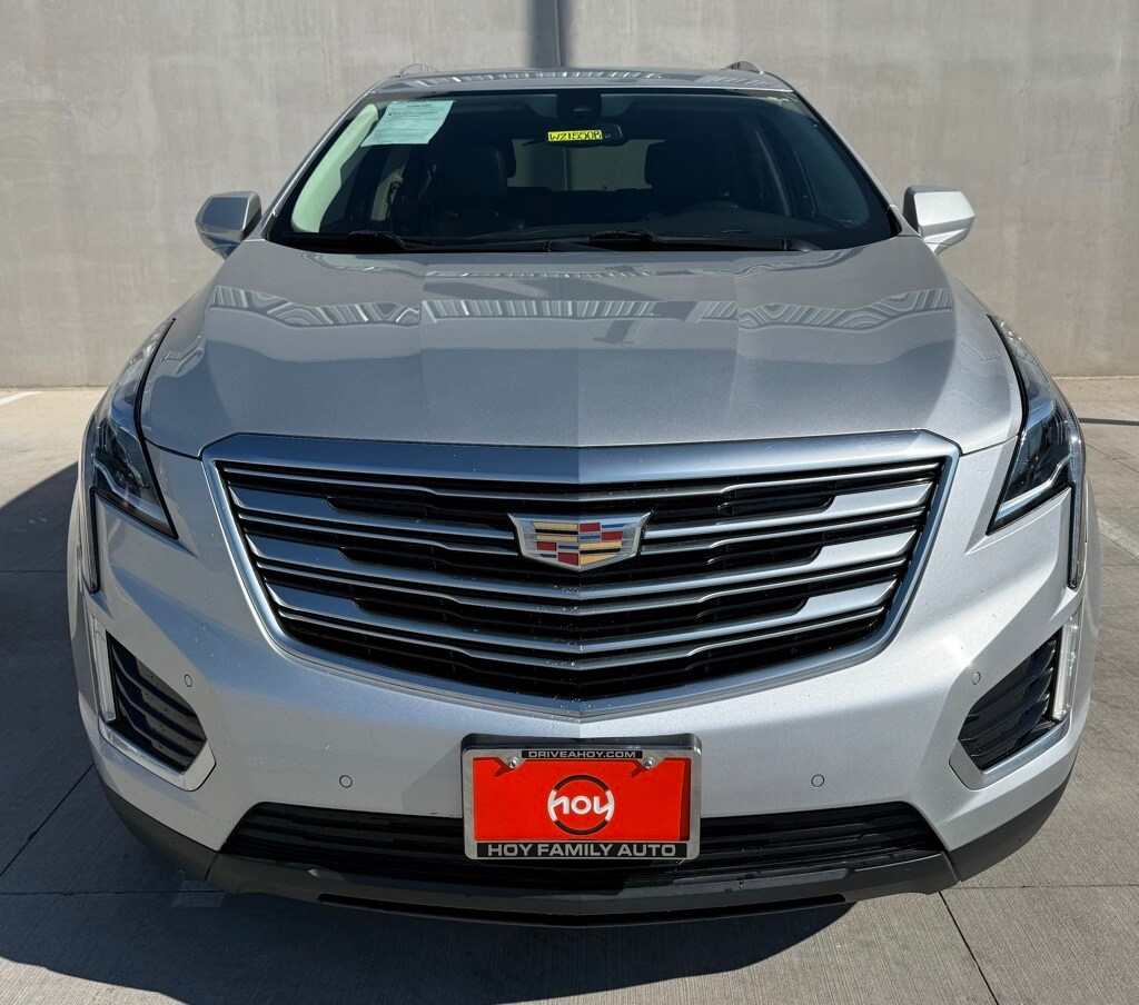 2018 Cadillac XT5 Premium Luxury photo 2