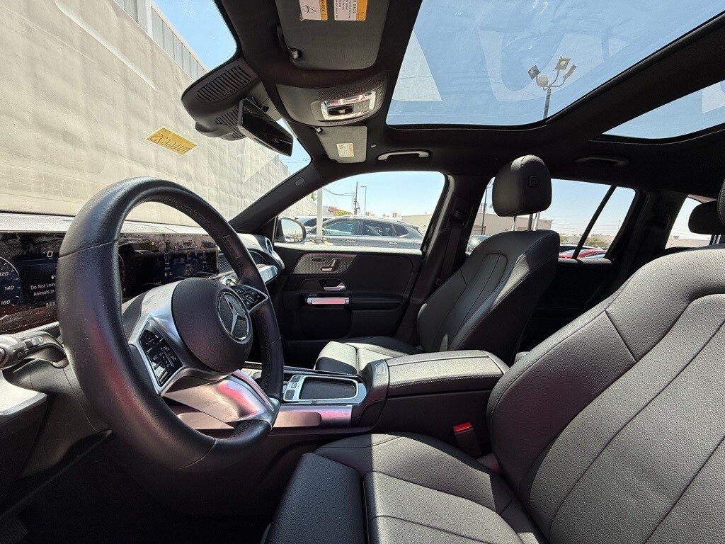2025 Mercedes Benz GLB 250 4MATIC photo 2