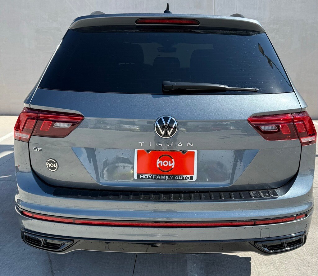 2024 Volkswagen Tiguan SE R-Line Black photo 2