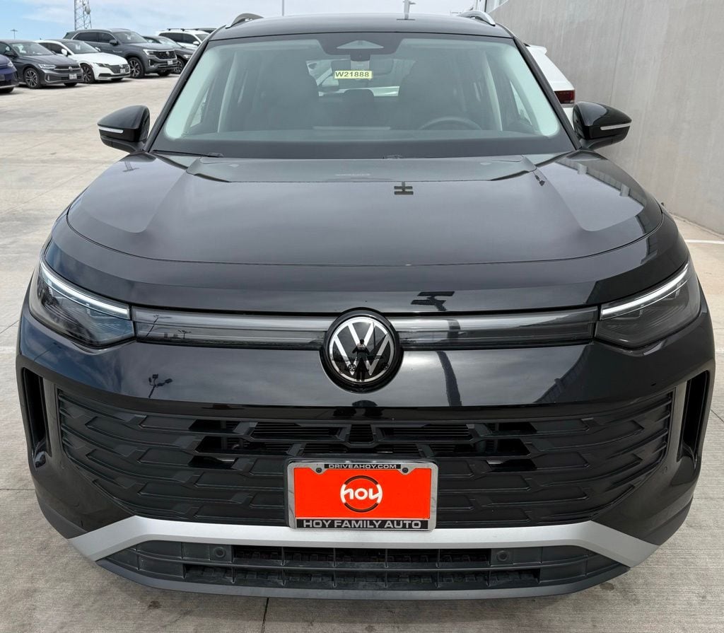 Certified 2025 Volkswagen Tiguan 2.0T SE SUV