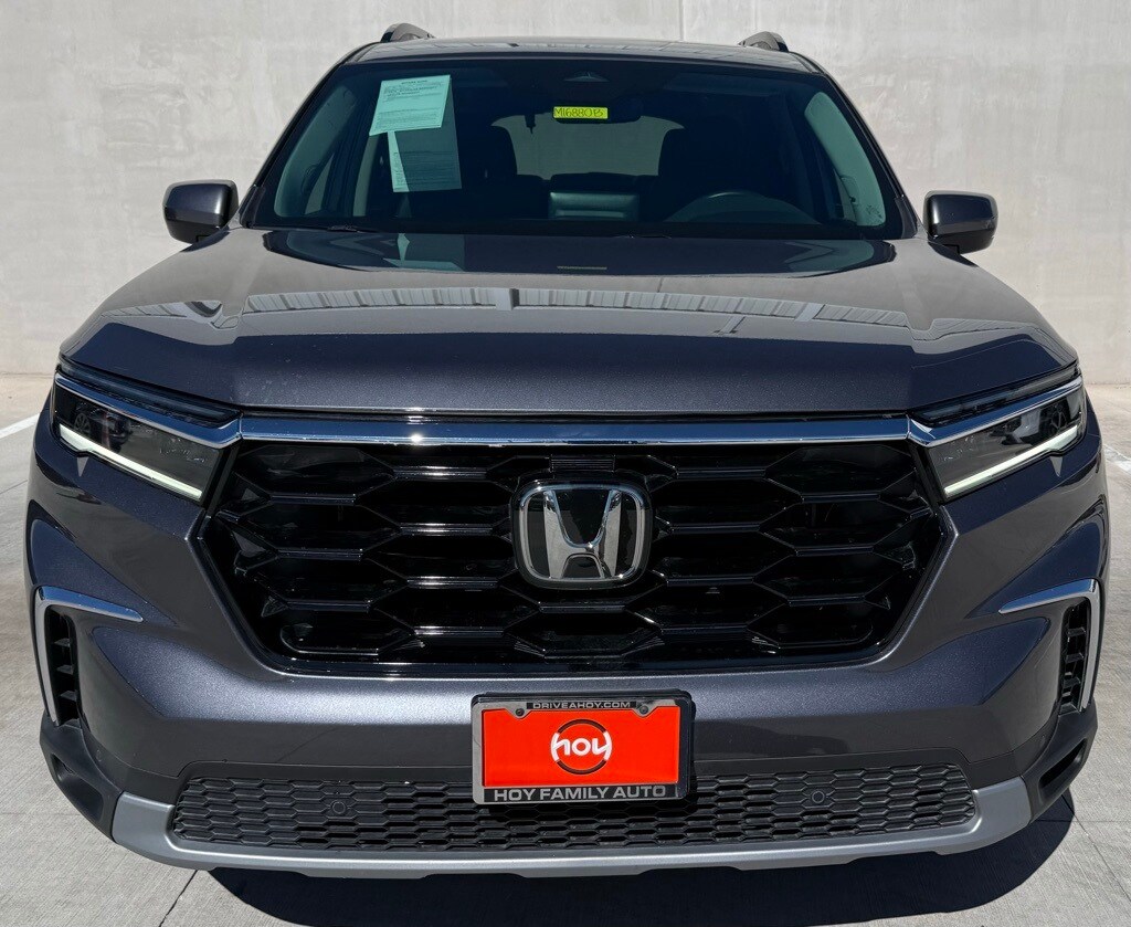 2023 Honda Pilot Touring photo 2