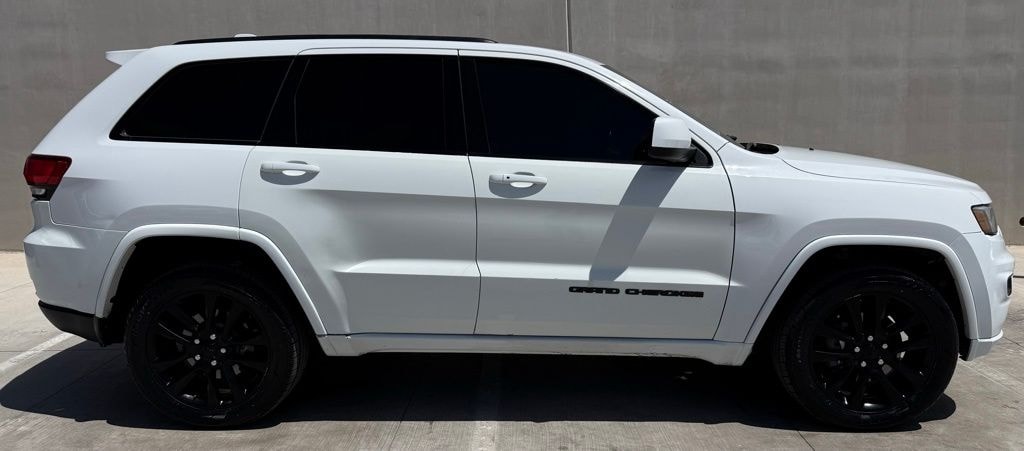 Used 2018 Jeep Grand Cherokee Laredo 4x4 SUV