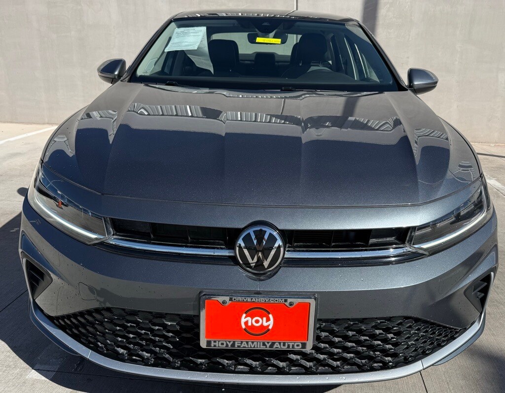 2025 Volkswagen Jetta 1.5T SE photo 2