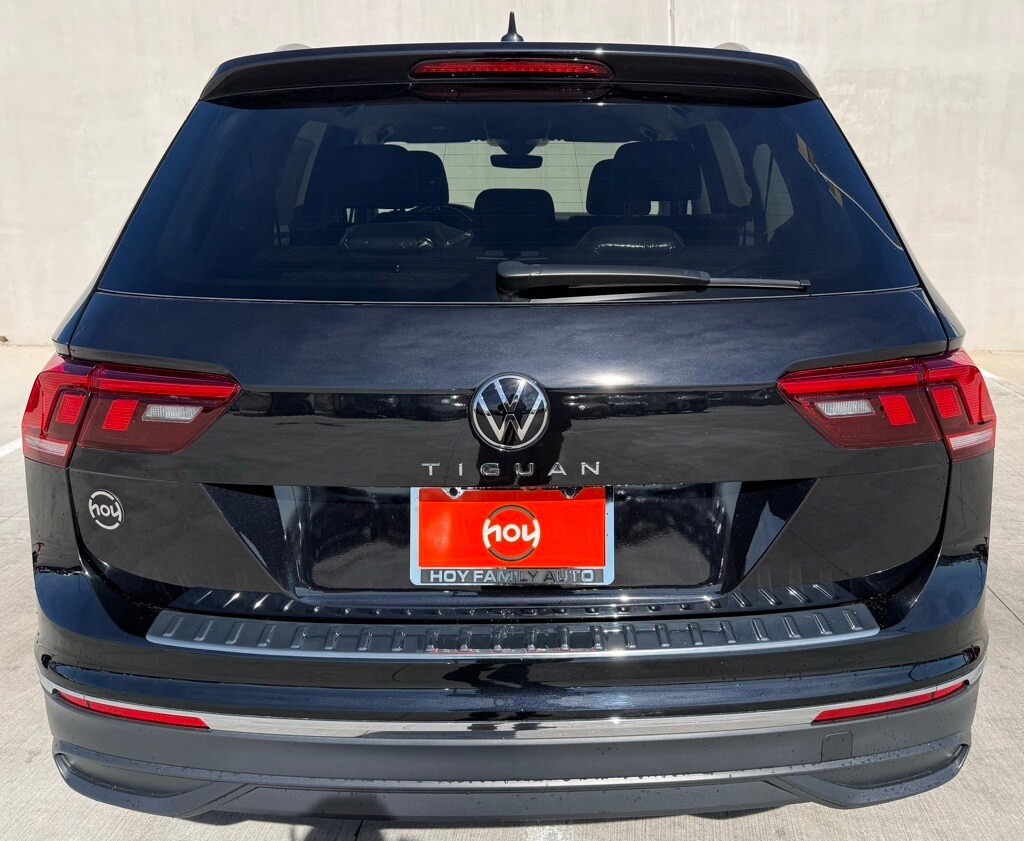 2024 Volkswagen Tiguan S photo 2