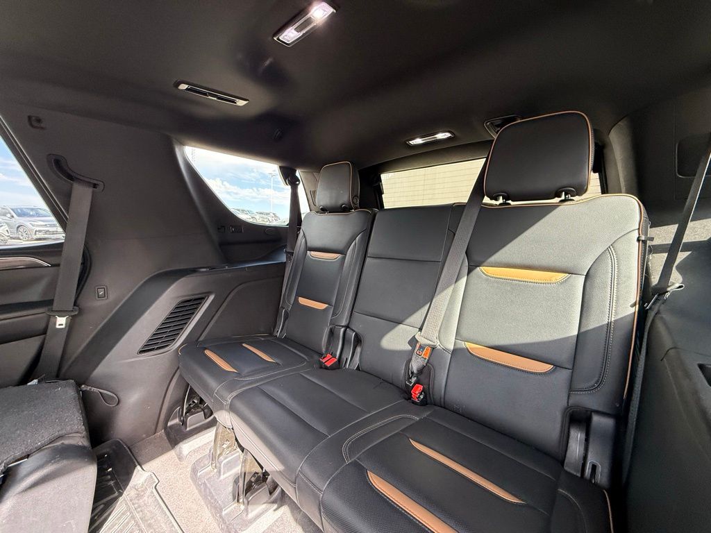 2021 GMC Yukon AT4 - Photo 17