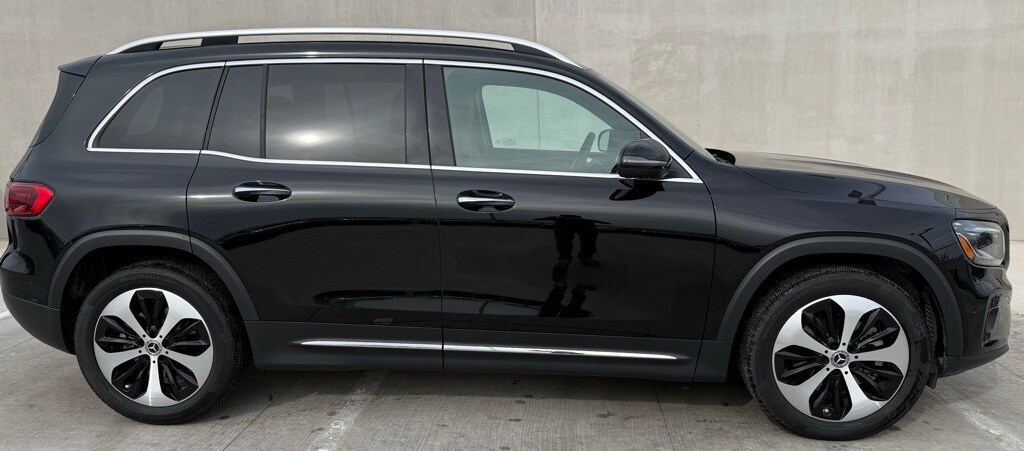 2025 Mercedes Benz GLB 250 photo 3