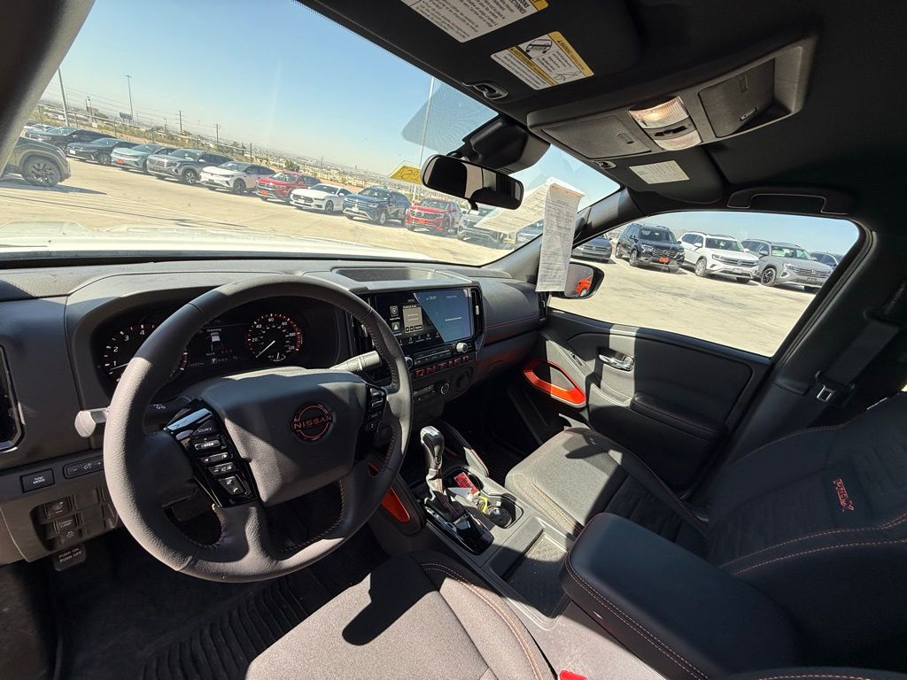 2025 Nissan Frontier PRO-X - Photo 12