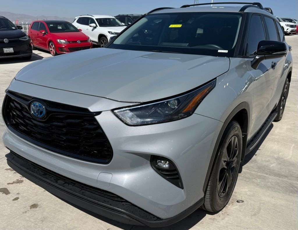 Used 2024 Toyota Highlander Hybrid XLE SUV