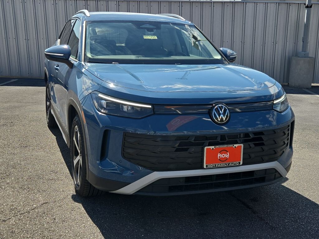Certified 2025 Volkswagen Tiguan 2.0T SE SUV