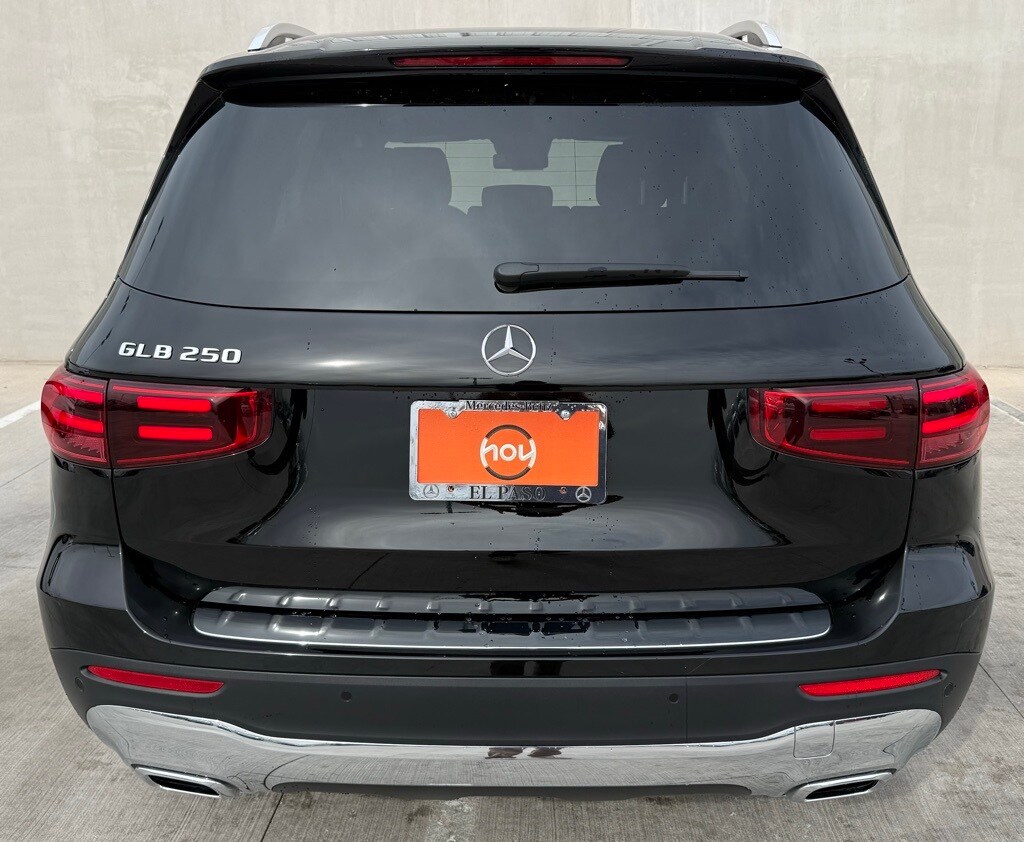 2025 Mercedes Benz GLB 250 photo 4