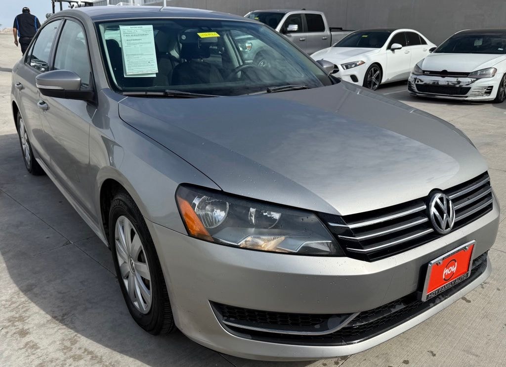 Used 2013 Volkswagen Passat 2.5L Sedan