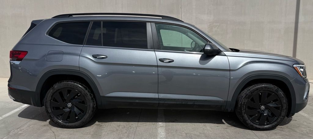 Certified 2025 Volkswagen Atlas 2.0T SE w/Technology SUV