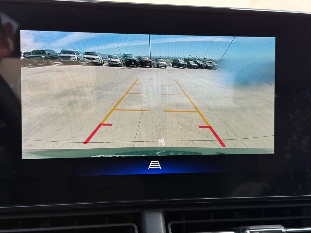 2025 Chevrolet Trax LT - Photo 9