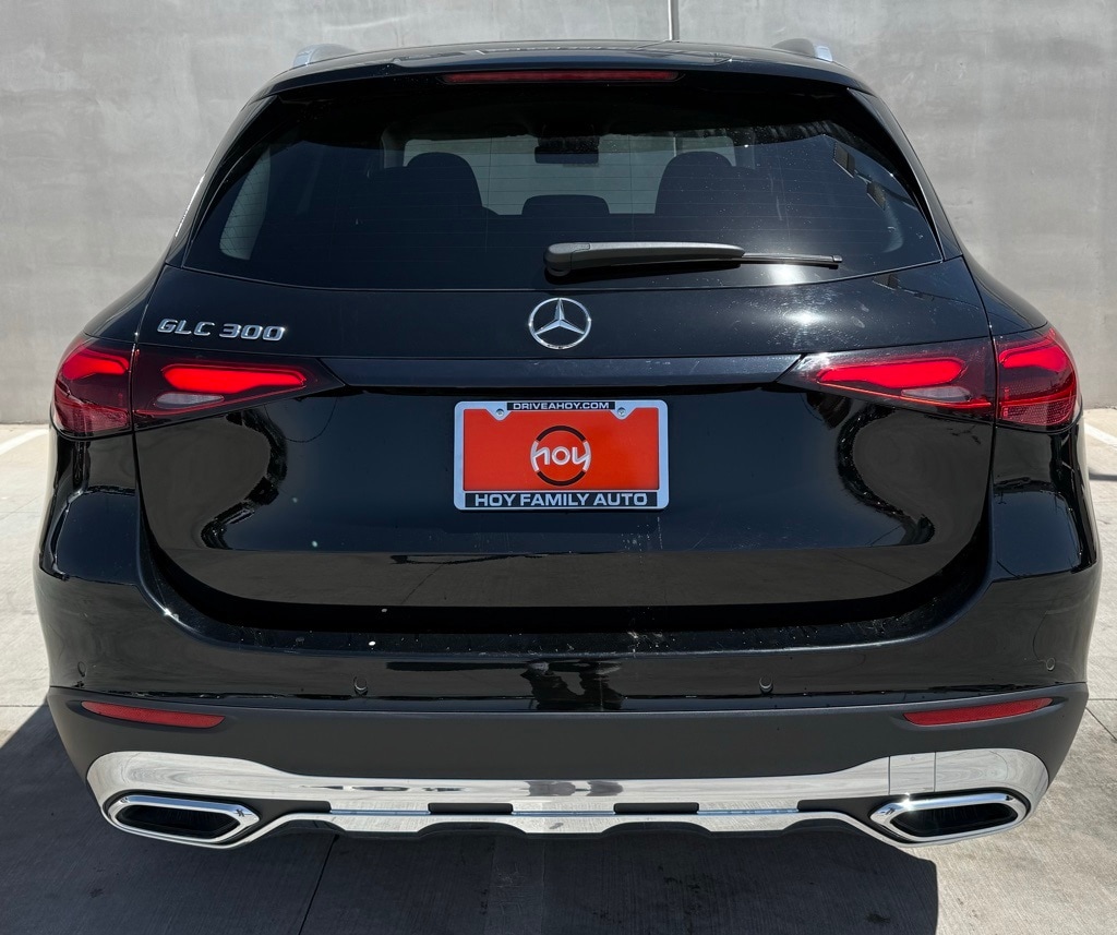 2024 Mercedes Benz GLC 300 photo 2