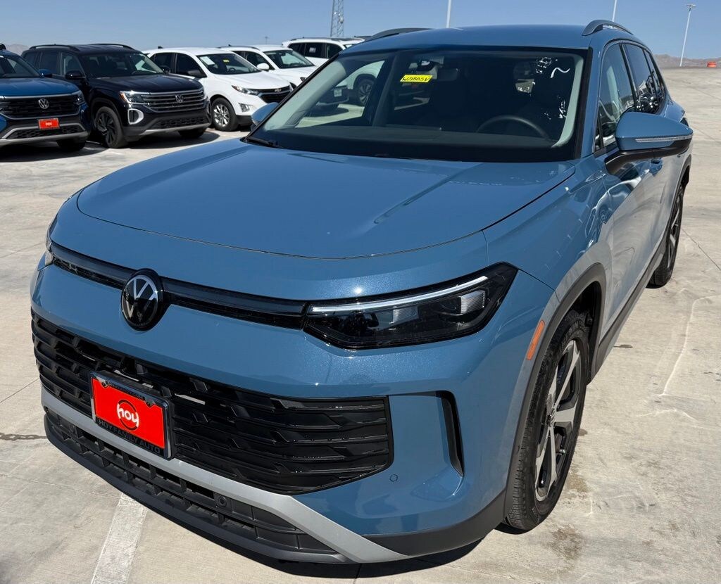 Certified 2025 Volkswagen Tiguan 2.0T SE SUV