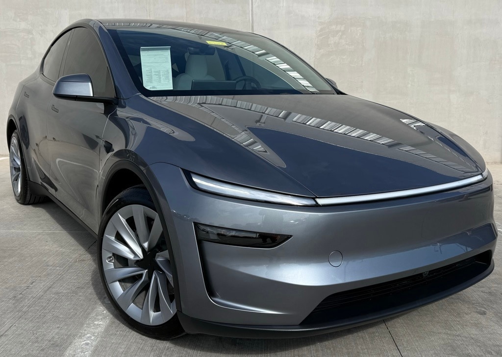 2026 Tesla Model Y Premium's photo