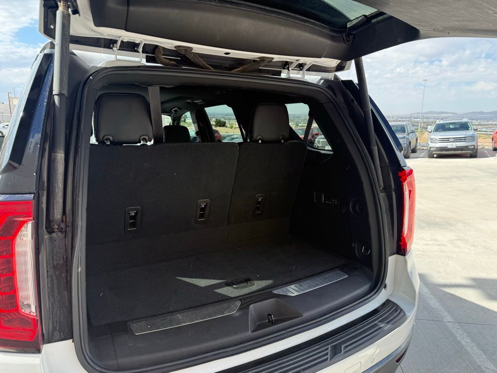 2021 GMC Yukon AT4 - Photo 11